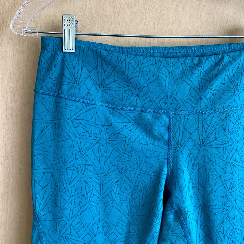 Zella Capri Leggings Size M